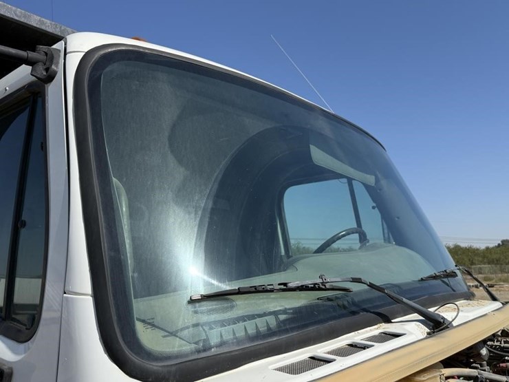 2018-freightliner-m2-t/a-dump-truck-image-86