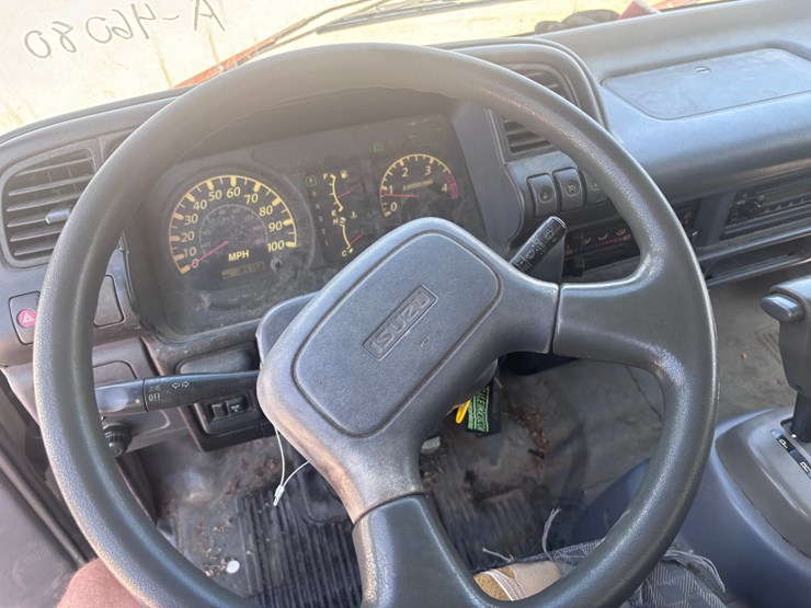 #46080-•-2006-isuzu-mpr-van-body-landscaper-truck-image-15