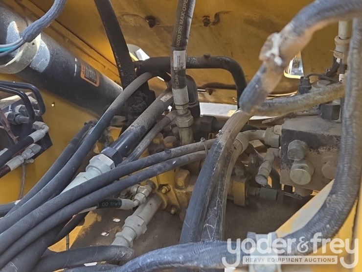 2008-john-deere-444j-image-35
