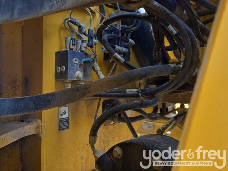 2008-john-deere-444j-image-36