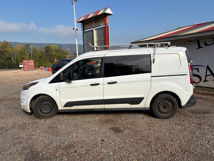 #4553-•-2015-ford-transit-connect-cargo-van-image-2