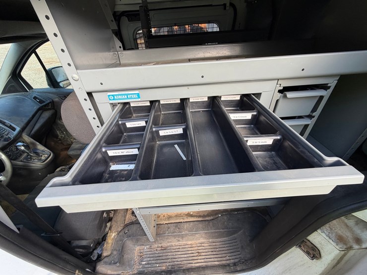 #4553-•-2015-ford-transit-connect-cargo-van-image-39
