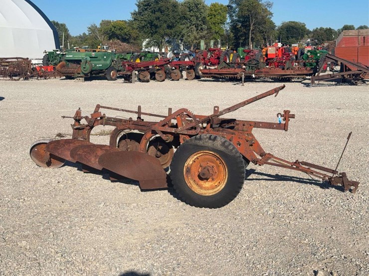 three-bottom-plow-image-1