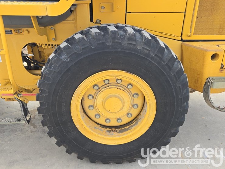 2008-john-deere-444j-image-10