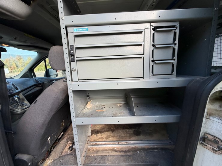 #4553-•-2015-ford-transit-connect-cargo-van-image-40