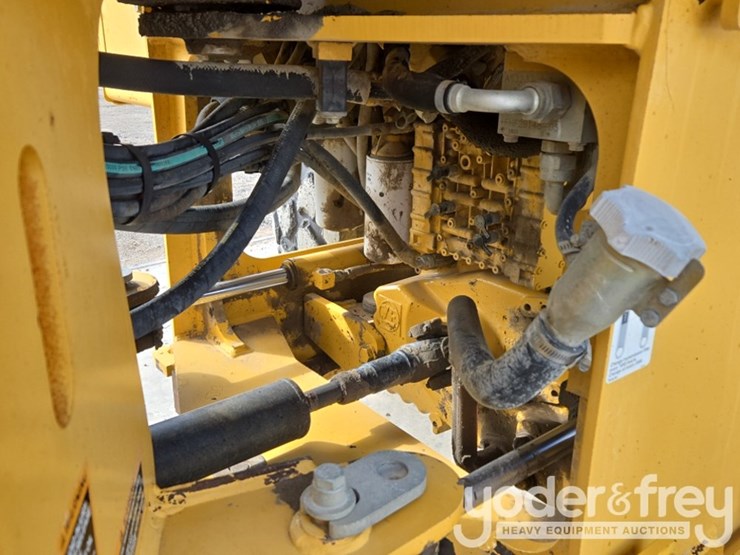 2008-john-deere-444j-image-26