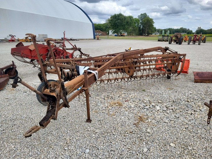 allis-chalmers-side-delivery-rake-image-1