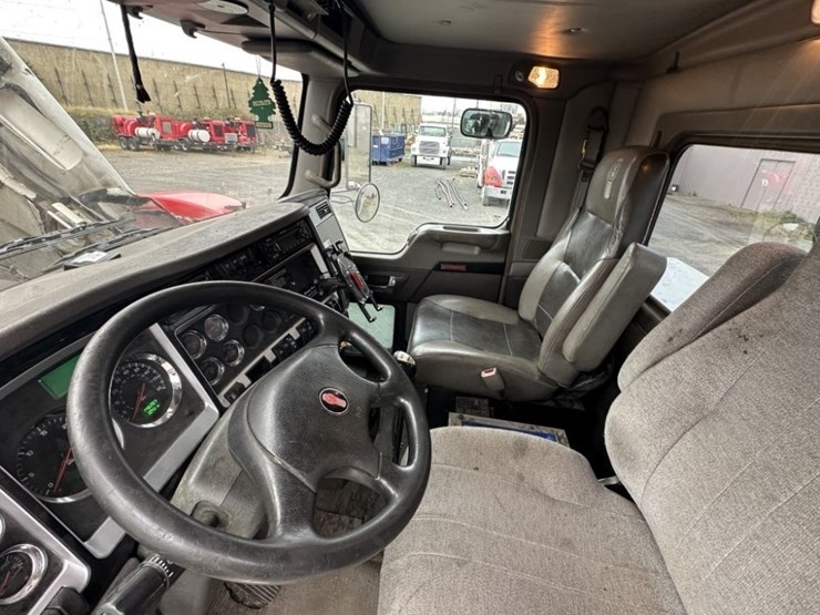 2014-kenworth-t800-image-27