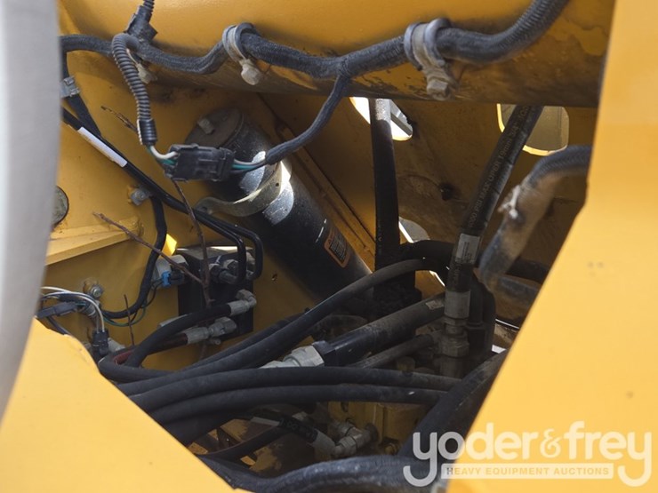 2008-john-deere-444j-image-33