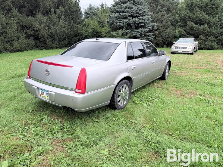 2006-cadillac-dts-luxury-i-sedan-image-5