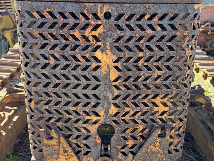 cletrac-ehd2-68”-high-clearance-image-9