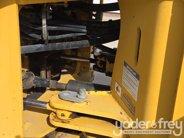 2008-john-deere-444j-image-39