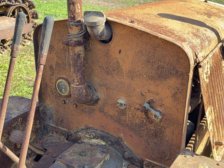 caterpillar-ten-image-23