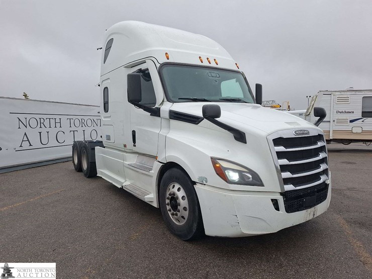 2021-freightliner-cascadia-t/a-sleeper-tractor-image-15