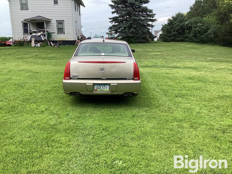 2006-cadillac-dts-4-door-sedan-image-6