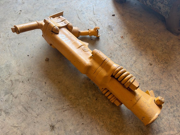 #110-•-chicago-pneumatic-jackhammer-breaker-image-2
