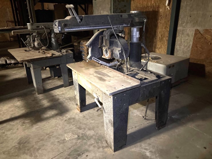 #167-•-dewalt-radial-arm-saw-on-metal-stand-image-3