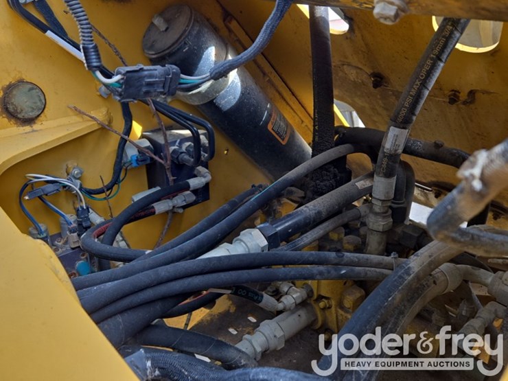 2008-john-deere-444j-image-34