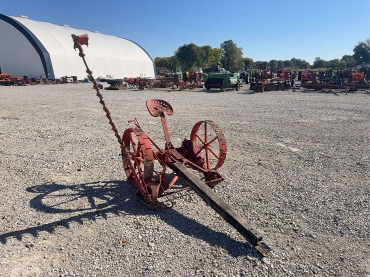 ih-mccormick-deering-sickle-bar-mower-image-1