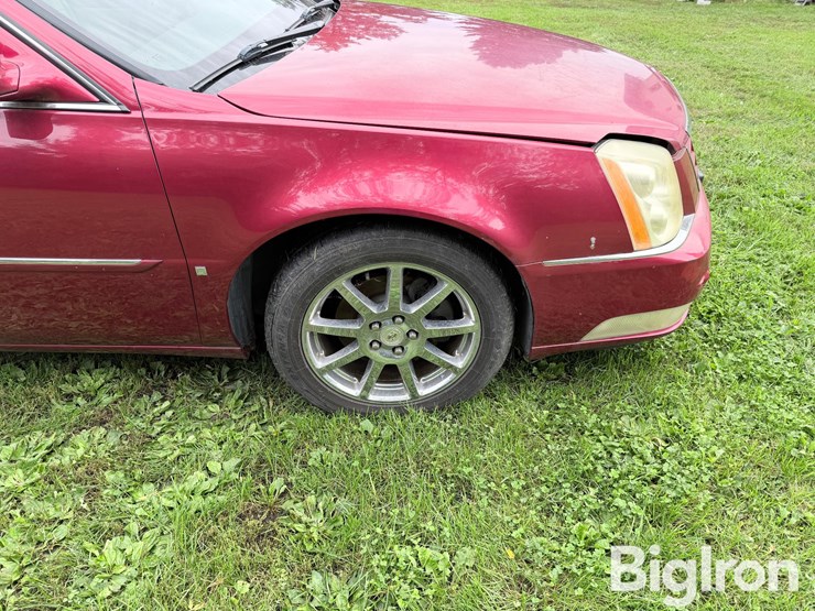 2007-cadillac-dts-performance-sedan-image-17