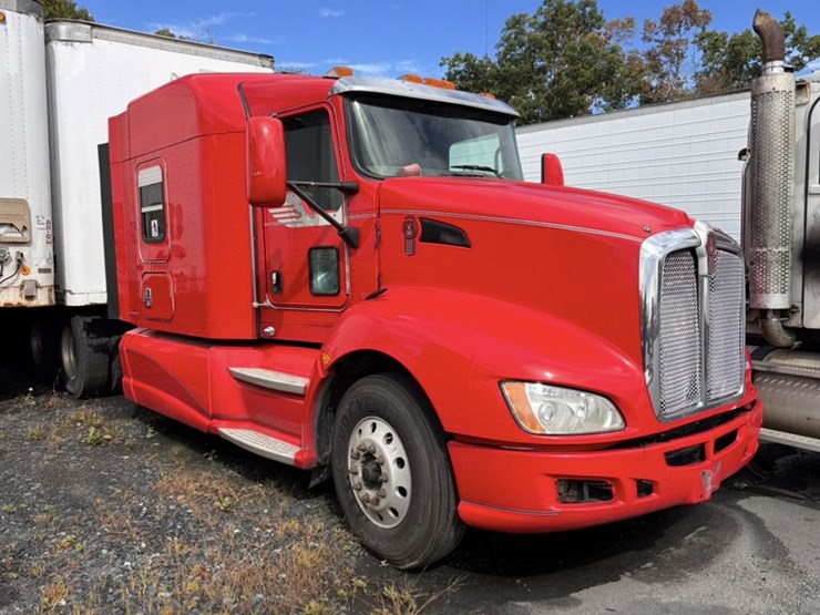 2016-kenworth-t-660-aerocab-image-1