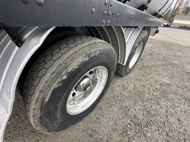 2014-kenworth-t800-image-12