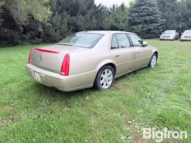 2006-cadillac-dts-luxury-1-sedan-image-5