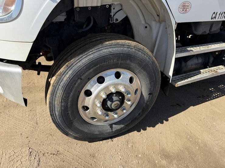 2018-freightliner-m2-t/a-dump-truck-image-12