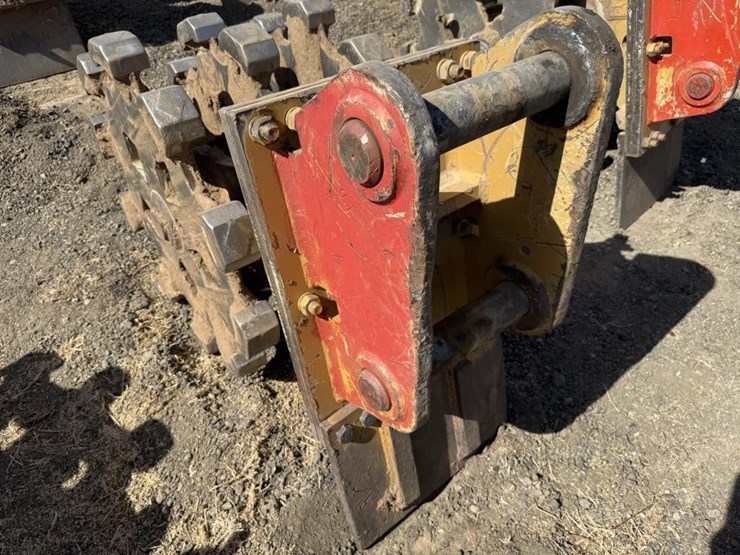 cat-24"-excavator-compaction-wheel-image-8