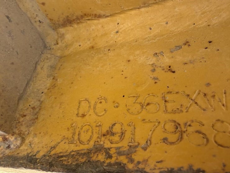 cat-36"-excavator-compaction-wheel-image-10