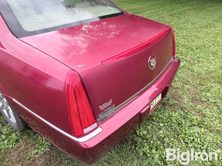 2007-cadillac-dts-performance-sedan-image-13