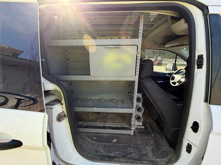 #4553-•-2015-ford-transit-connect-cargo-van-image-24