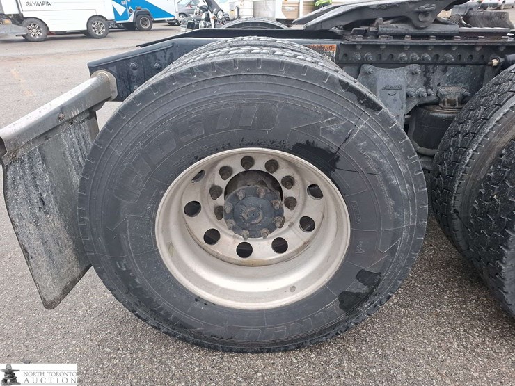 2021-freightliner-cascadia-t/a-sleeper-tractor-image-31