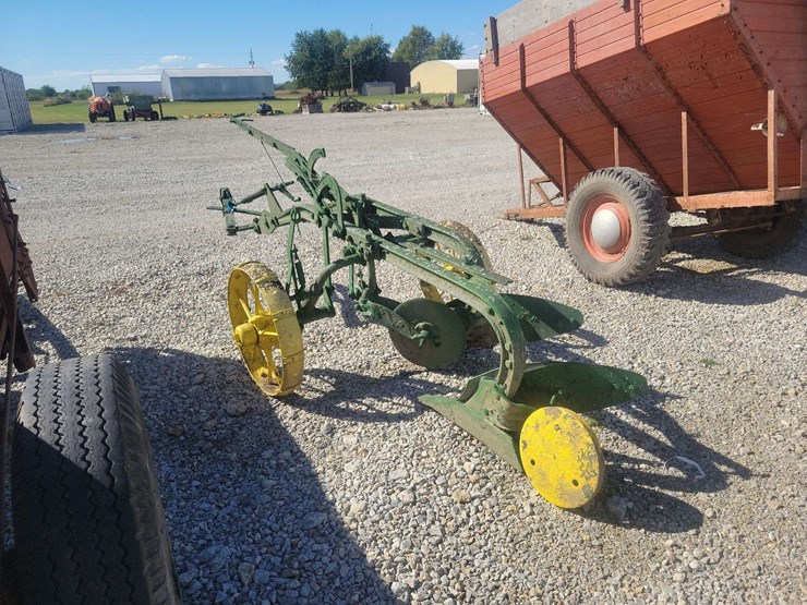 john-deere-two-bottom-plow-image-5