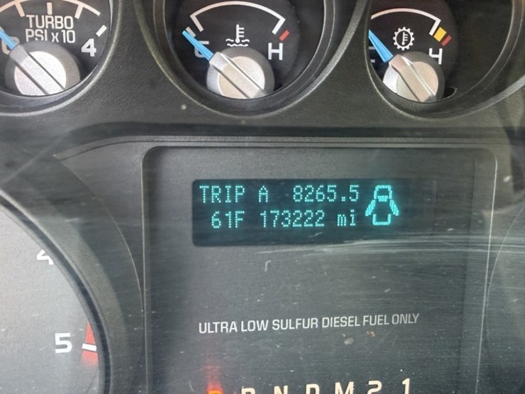 2011-ford-f350-image-40