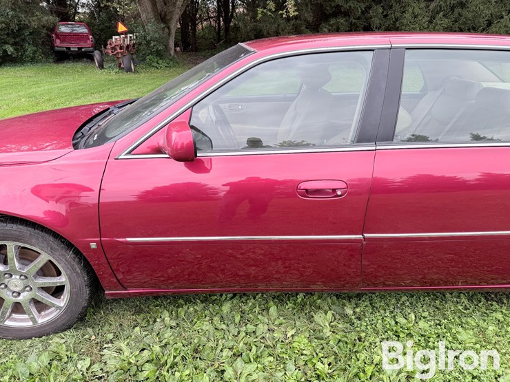 2007-cadillac-dts-performance-sedan-image-10