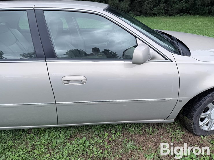 2008-cadillac-dts-sedan-image-17