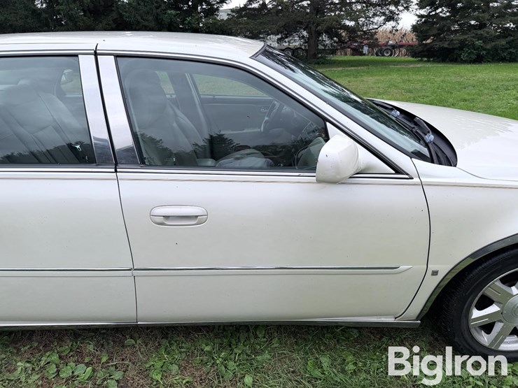 2007-cadillac-dts-sedan-image-14
