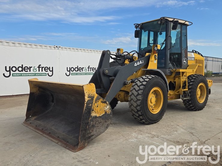 2008-john-deere-444j-image-1