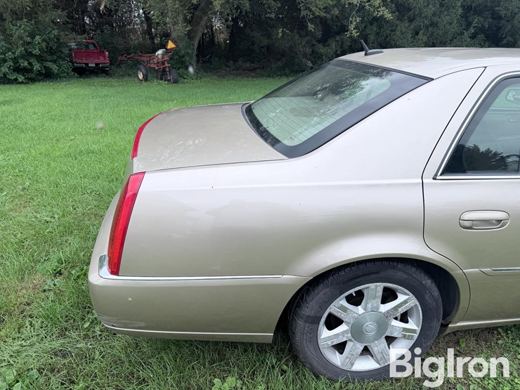 2006-cadillac-dts-luxury-1-sedan-image-16