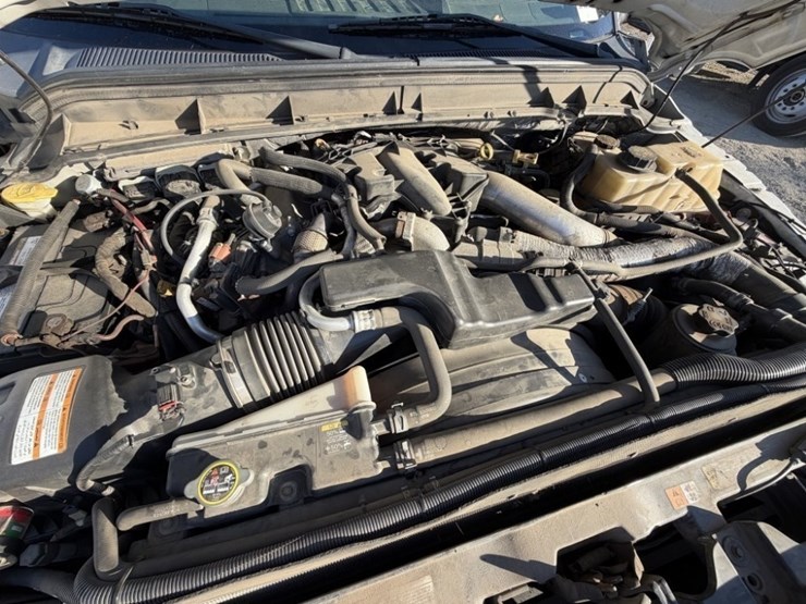 2011-ford-f350-image-19