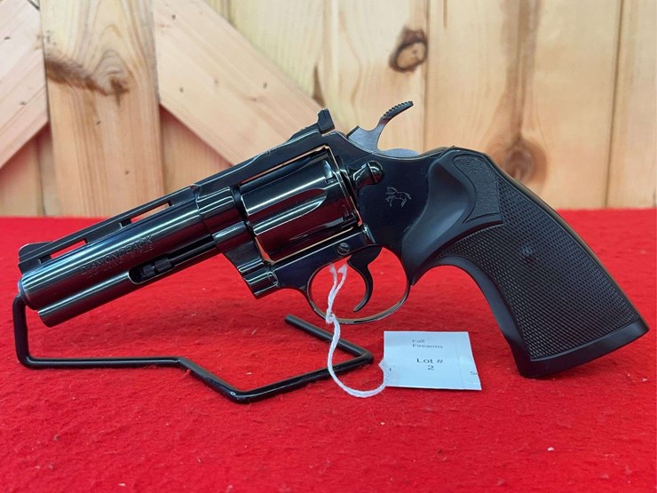 colt-diamonback-.22-lr-da-revolver-image-1