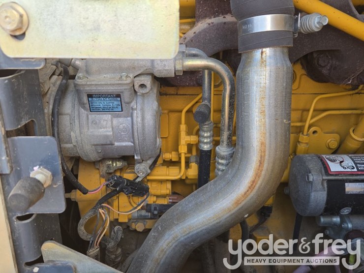 2008-john-deere-444j-image-59
