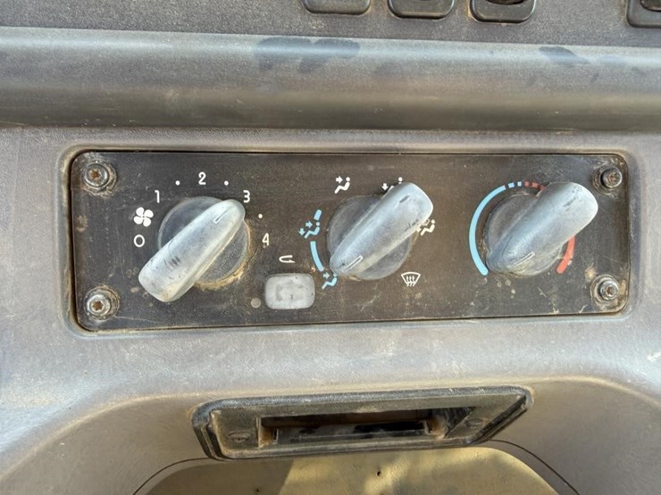 2018-freightliner-m2-t/a-dump-truck-image-59