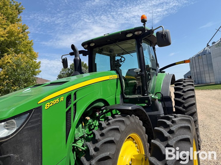 2017-john-deere-8295r-mfwd-tractor-image-10