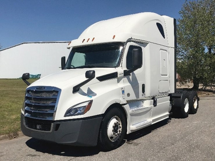 2018-freightliner-cascadia126-image-1