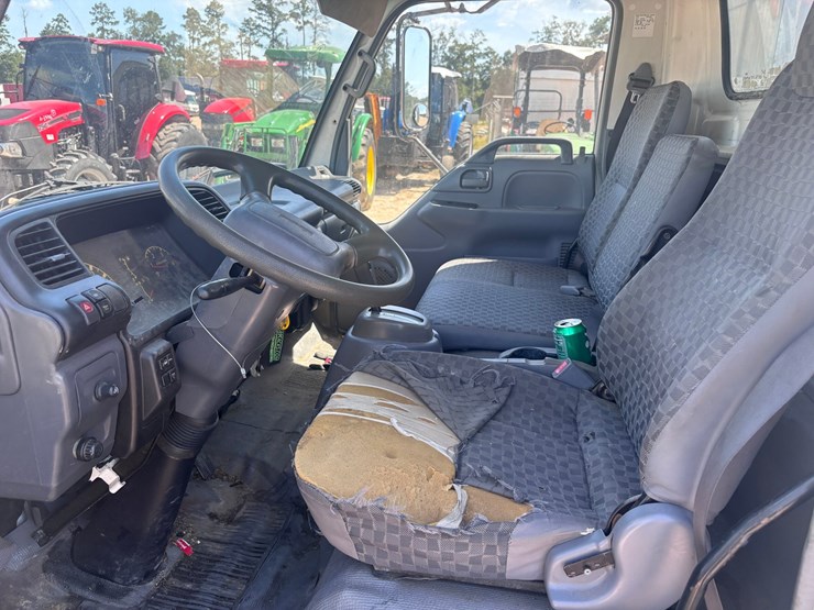 #46080-•-2006-isuzu-mpr-van-body-landscaper-truck-image-11