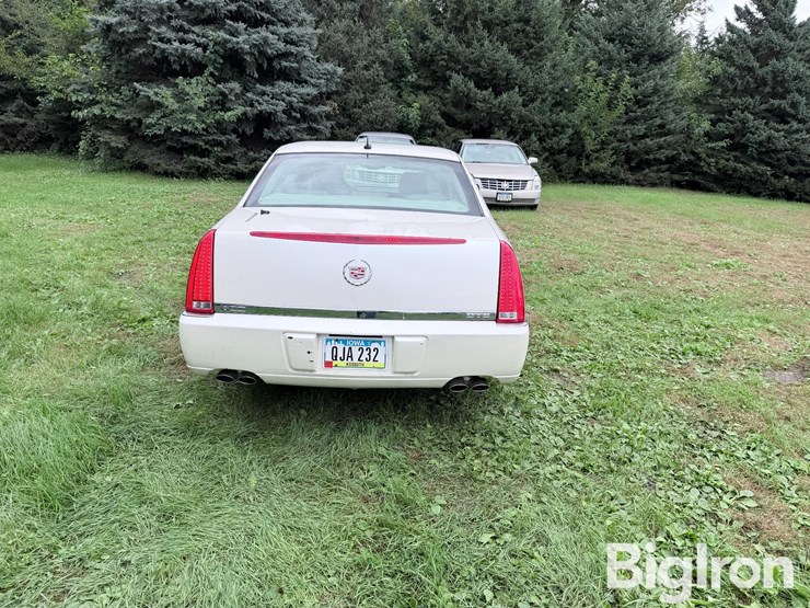 2007-cadillac-dts-sedan-image-6
