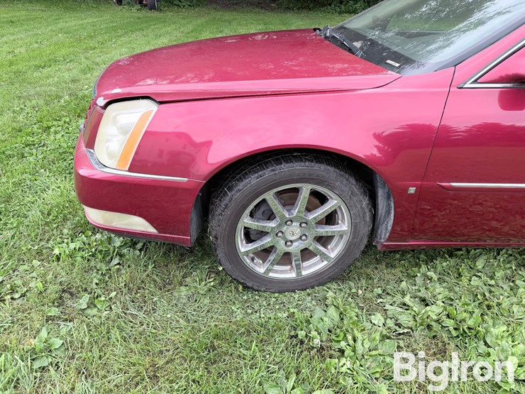 2007-cadillac-dts-performance-sedan-image-9