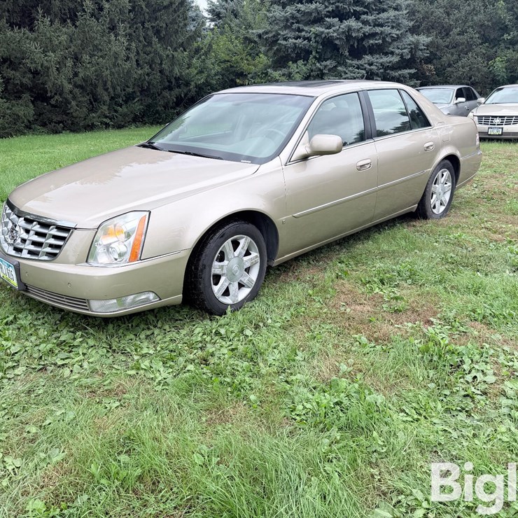 2006 Cadillac DTS Luxury 1 Sedan